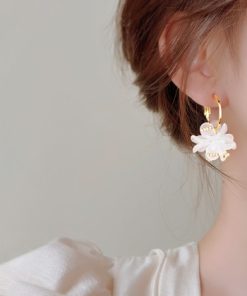 Antique Golden Earrings-M010701