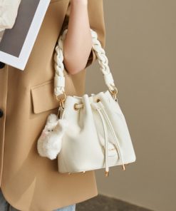 Medium Shoulder Bag-M050813