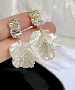 Versatile Chain Pearl Earrings-M013101
