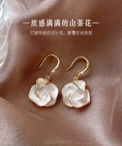 Tiny Pearl Earrings-M010110