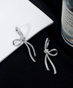Rhinestone Hanging Pearl Earrings-M012202